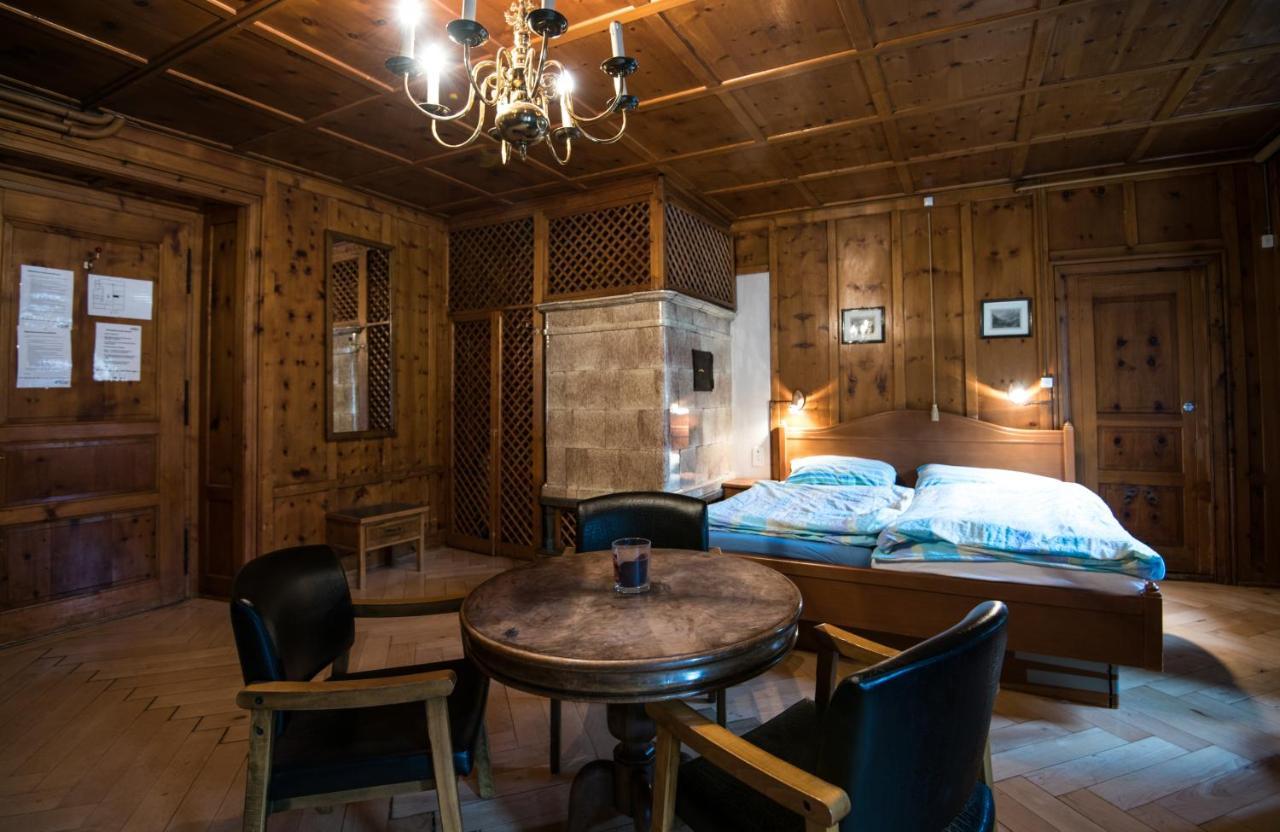 Hotel Jenatsch Парпан Екстериор снимка