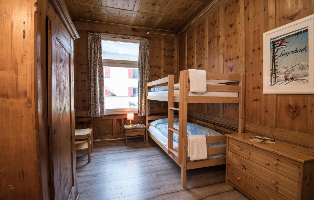 Hotel Jenatsch Парпан Стая снимка