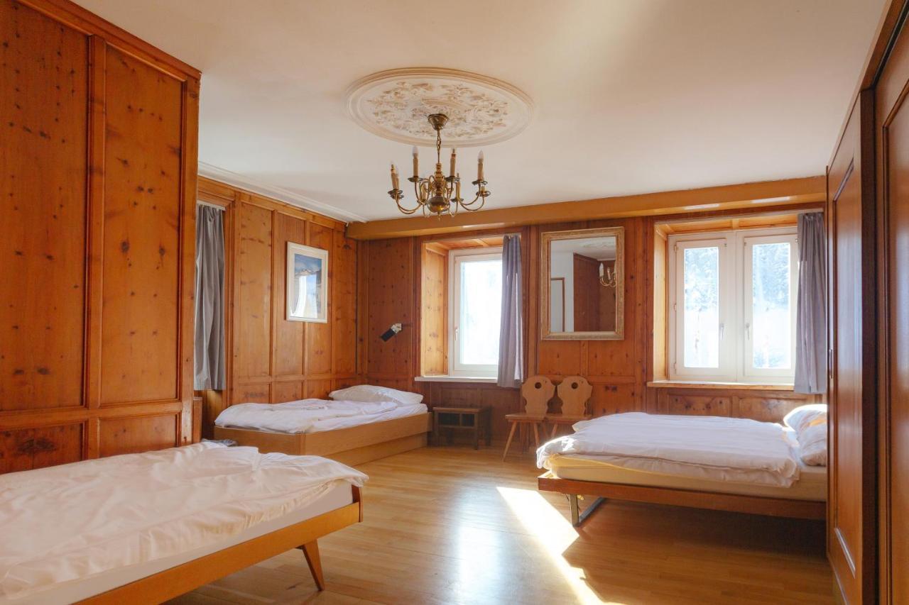 Hotel Jenatsch Парпан Екстериор снимка