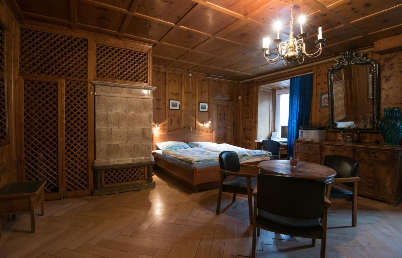 Hotel Jenatsch Парпан Екстериор снимка
